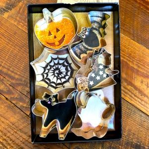 NIB Halloween Cookie Cutters